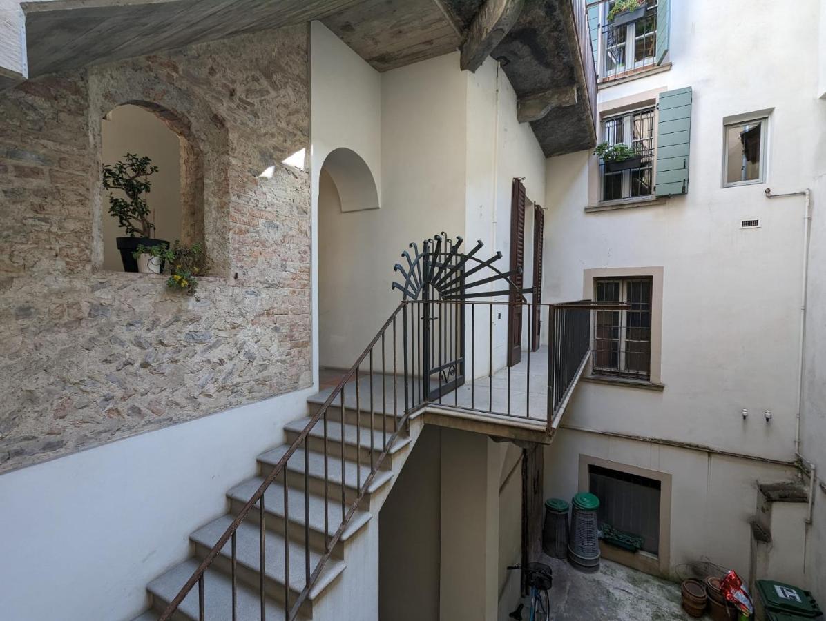 Papavero Piazza Delfino Bergamo Bagian luar foto
