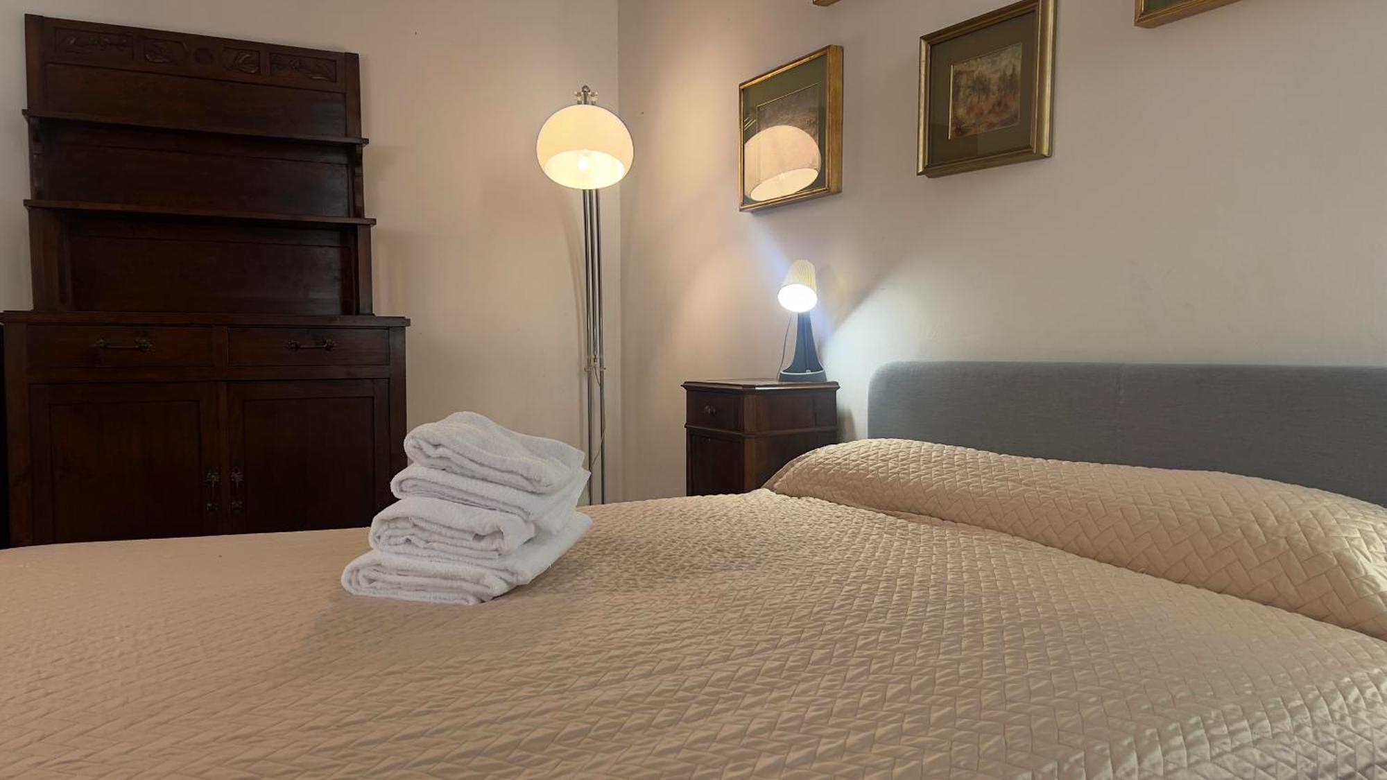 Papavero Piazza Delfino Bergamo Bagian luar foto